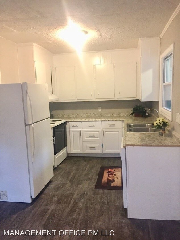 Foto principal - 3 br, 1 bath House - 421 Shannon Bradley Road