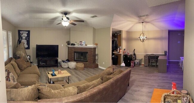 Foto del edificio - 1107 Justice Ave