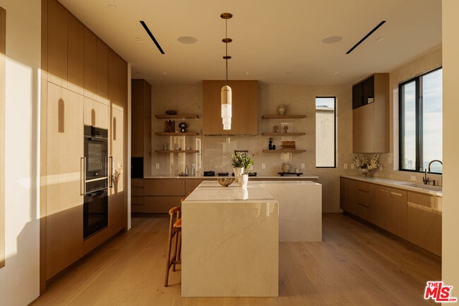 Foto del edificio - 1511 Skylark Ln