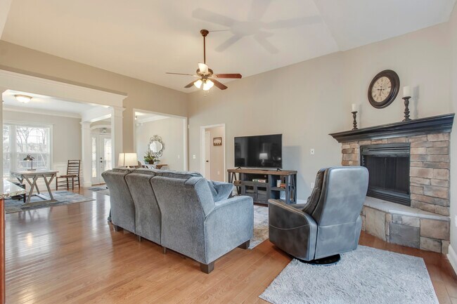 Foto del edificio - 513 Tanasi Cir