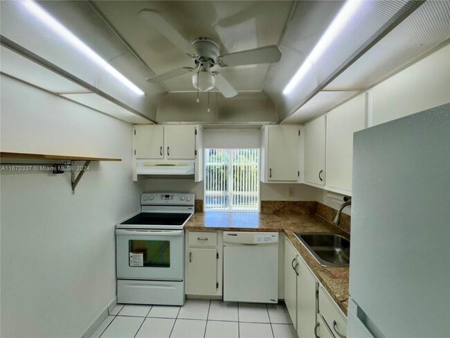 Foto del edificio - 1 bedroom in Sunny Isles Beach FL 33160