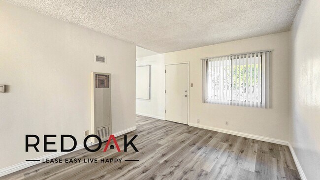 Foto del edificio - Charming One Bedroom with Lots of Natural ...