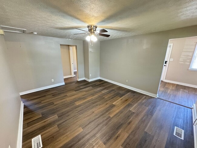 Foto del edificio - Cozy 3 Bedroom Downtown Apex Home