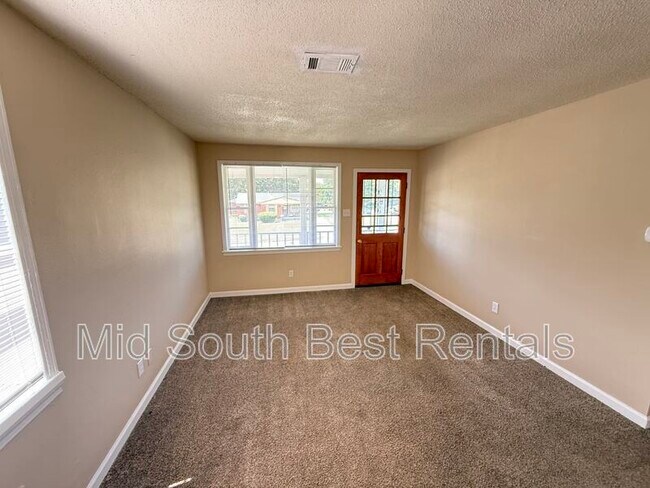 Building Photo - 3520 Yokley Rd