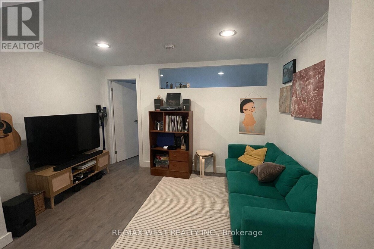 Photo du bâtiment - 512 Eastern Ave