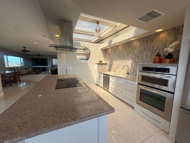 Foto del edificio - Furnished Kahana Ridge Four Bedroom