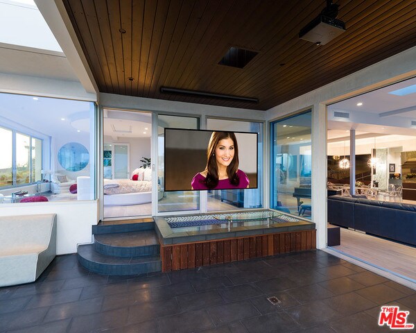 Foto del edificio - 9353 Nightingale Dr