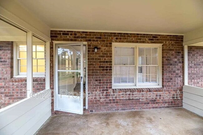 Building Photo - 5207 Grady Dr