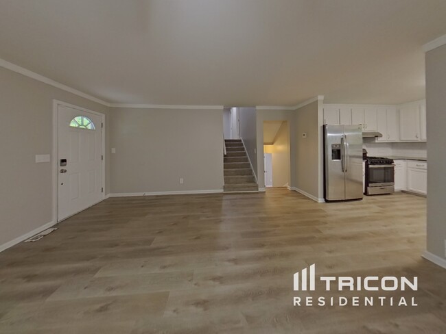 Building Photo - 160 Elberta Dr