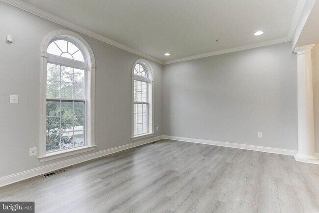 Foto del edificio - 7628 Elmcrest Rd