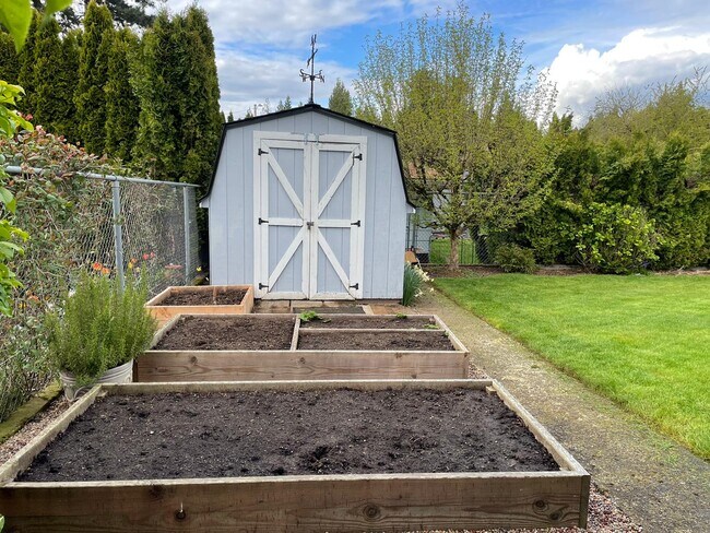 Photo - 21515 SE Alder St House