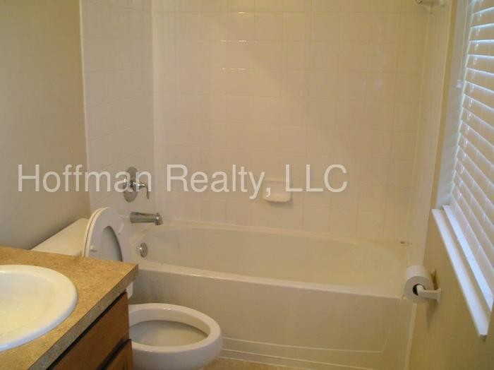 Foto del edificio - Three Story Townhome in Mission Village