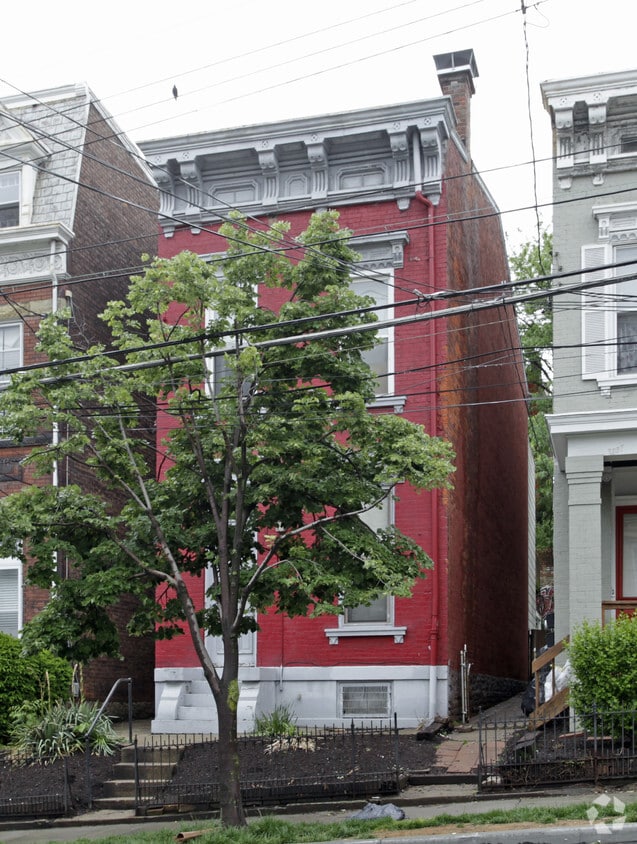 Building Photo - 2365 W Clifton Ave