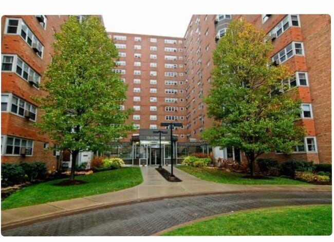 Building Photo - 4980 N Marine Dr
