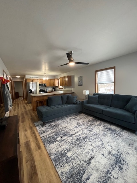 Foto del edificio - 422 N Hester St