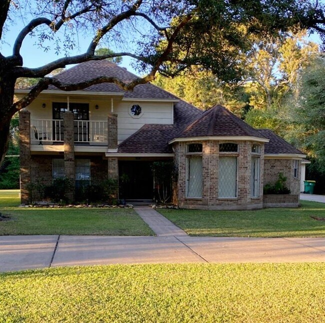 Building Photo - 540 Baywood Dr