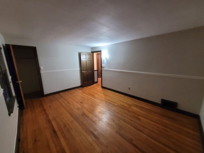 Building Photo - 2 BED 1 BATH SINGLE FAMILY HOME IN BEAUTIF...