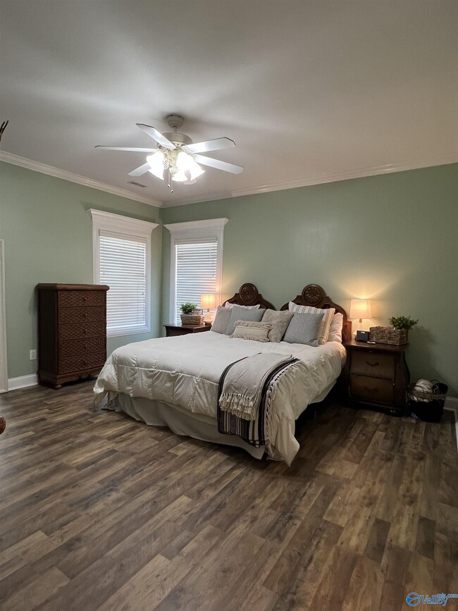Building Photo - 5835 Bay Village Dr