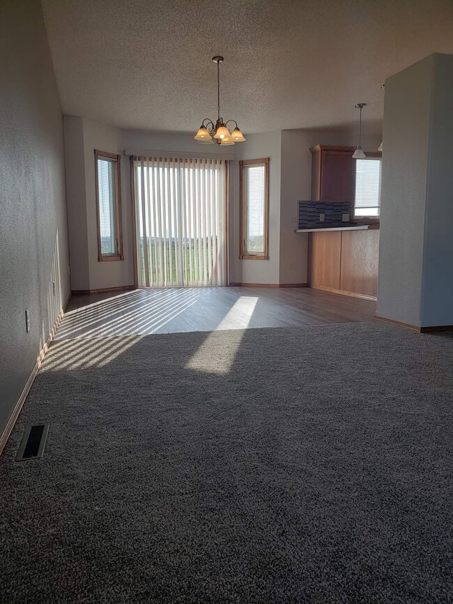 3300 Stonewall Dr, Bismarck, ND 58503 House Rental in Bismarck, ND