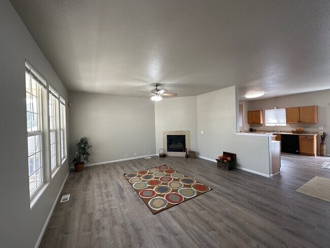 Building Photo - 8376 Newbury Way
