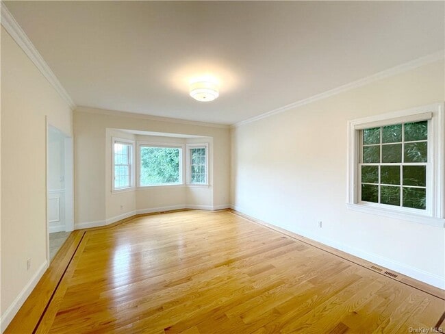 Building Photo - 10 Varela Ln