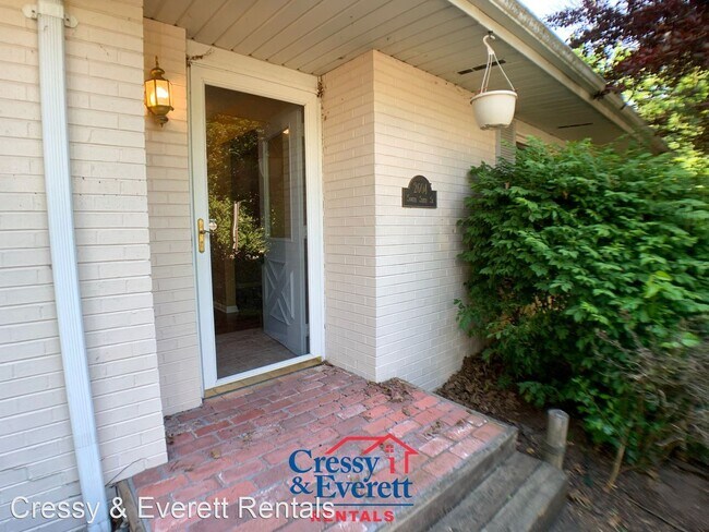 Building Photo - 3 br, 2 bath House - 2604 S State St.