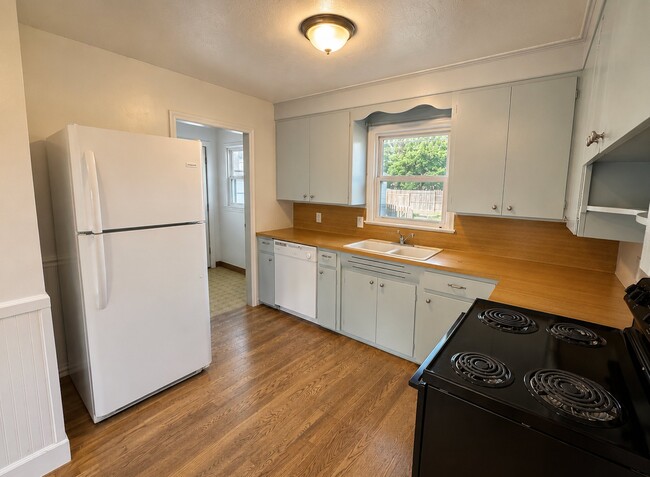 Building Photo - 2108 N 28th St