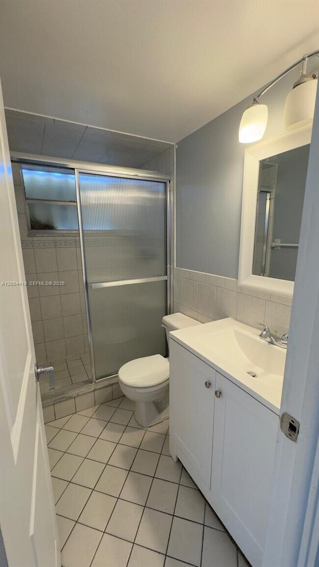 Foto del edificio - 1421 NW 45th St