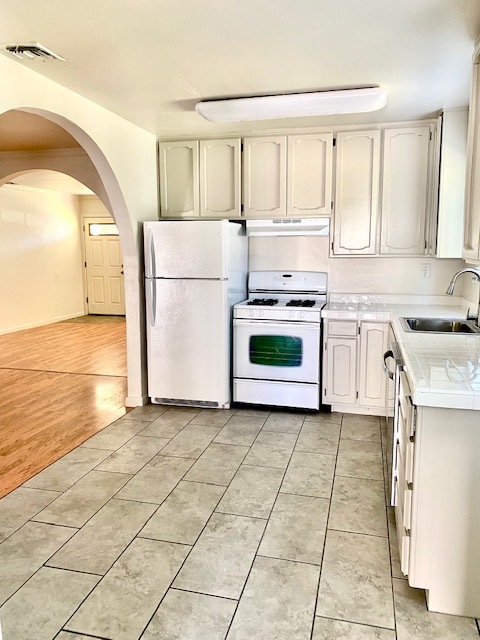 Kitchen - 240 Vermont St