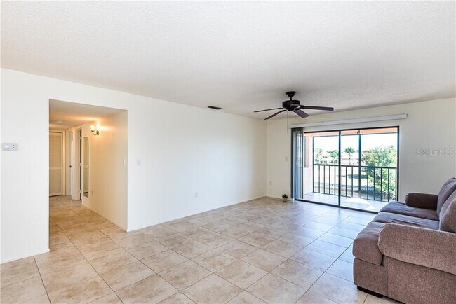 Building Photo - 1202 Spanish Cay Ln