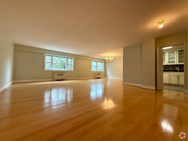 Building Photo - 131 Sewall Ave