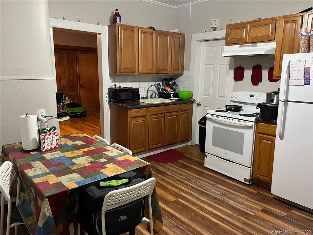 436 West St Unit 1st FL, Bristol, CT 06010 Room for Rent in Bristol