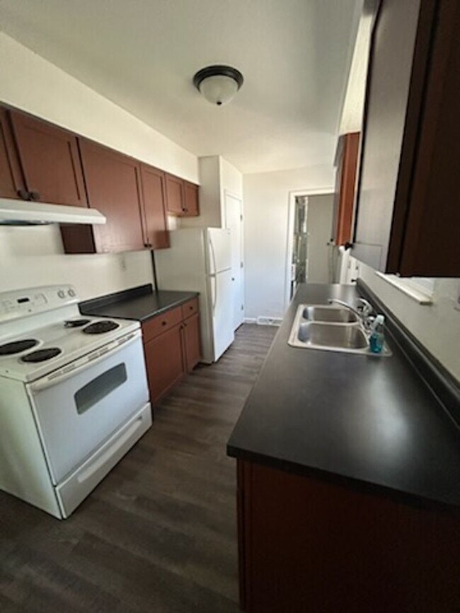 Foto del edificio - Three bed, one bath