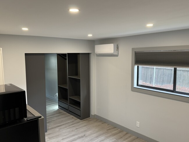 Building Photo - 3420 Midas Ave