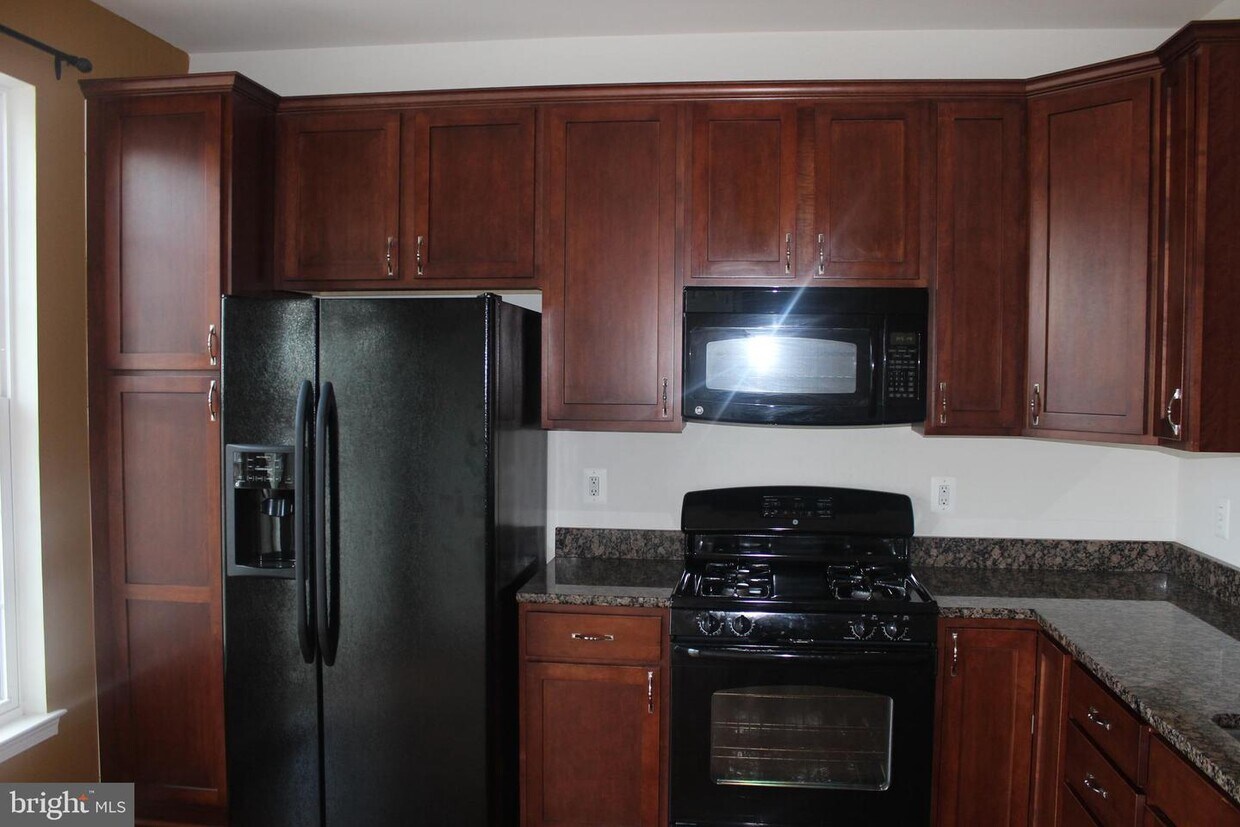 Primary Photo - 42909 Pamplin Terrace