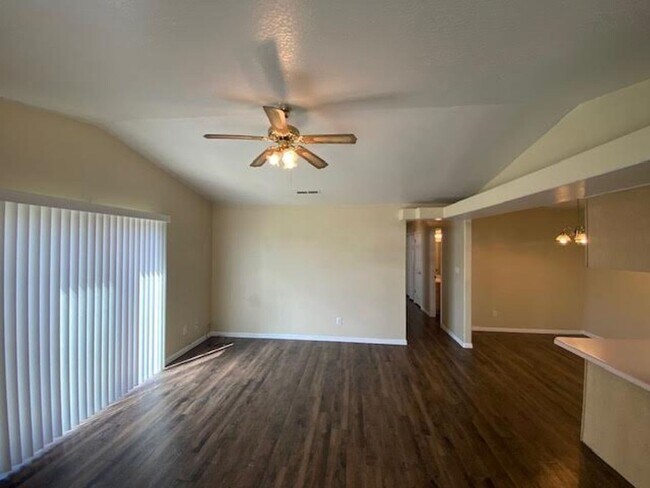 Foto del edificio - 3 bed, 2 bath Twin Home