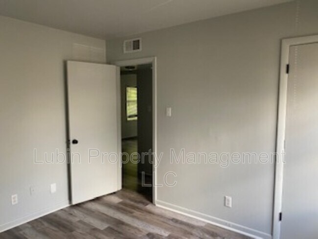 Foto del edificio - 3231 Steele St