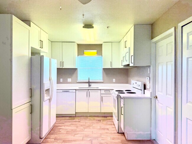 Building Photo - 1840 Bachman Way