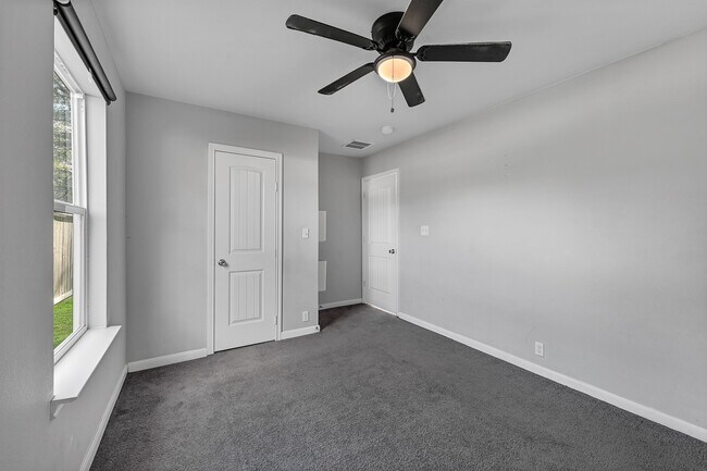 Foto del edificio - 6705 Sherwood Dr
