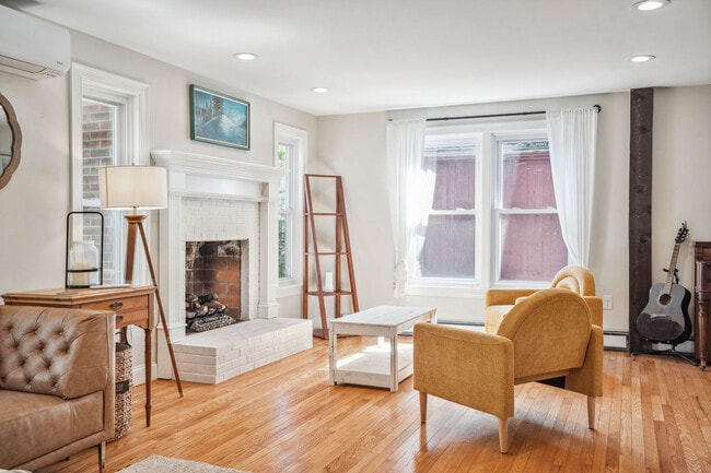 Building Photo - 550 Long John Rd