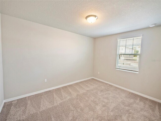 Foto del edificio - 5268 Sanders Oak Trl