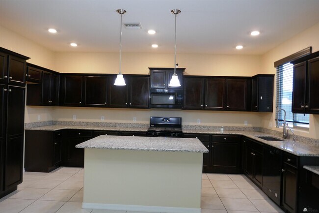 Foto del edificio - 6549 E 35th Pl