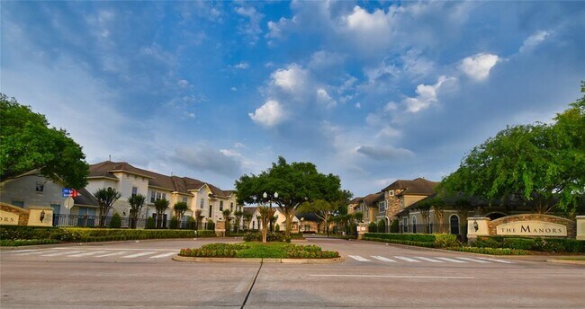 Foto del edificio - 4323 Lake Walk Ct
