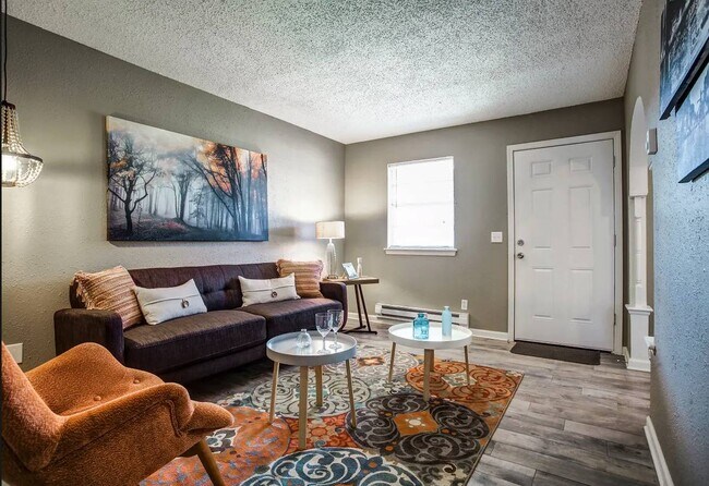 Living room - 718 SE 59th St