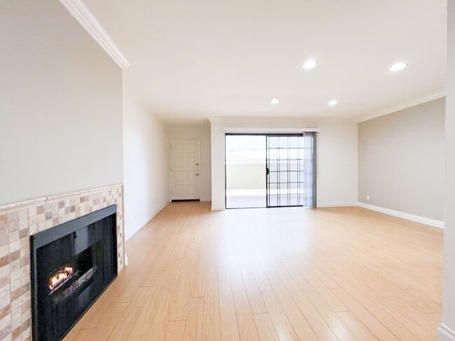 Interior Photo - 5452 Alvern