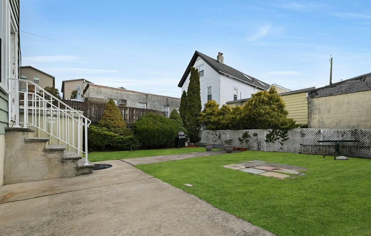 Foto principal - 1451 52nd St