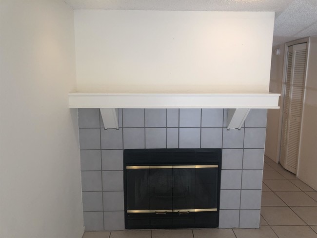 Building Photo - 3375 Fox Hunt Dr
