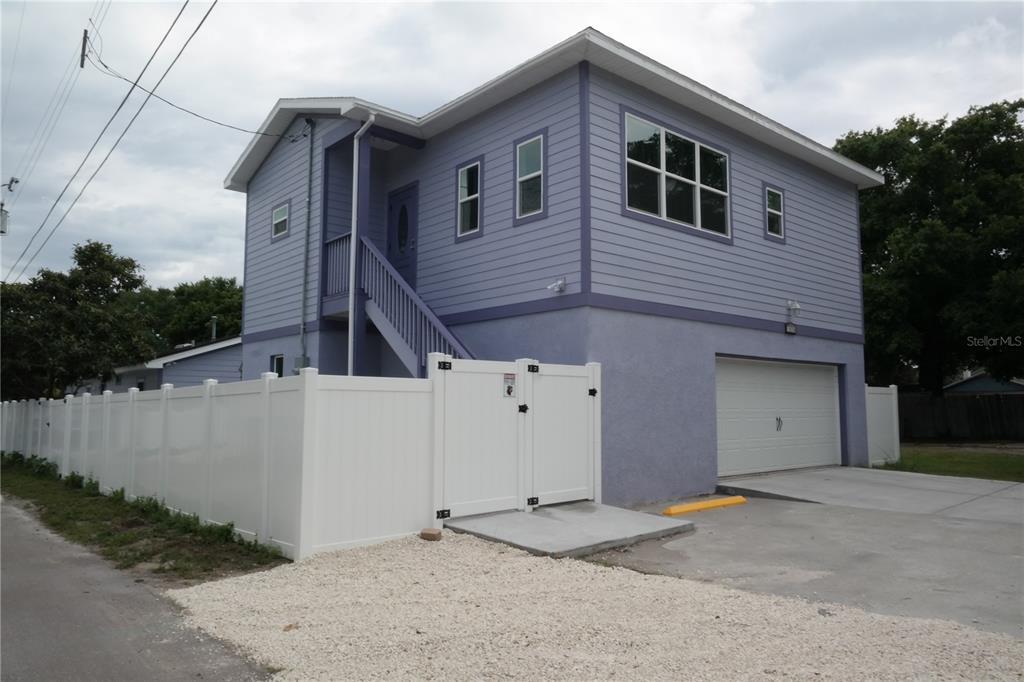 2715 1/2 7th St N, Saint Petersburg, FL 33701 Room for Rent in Saint