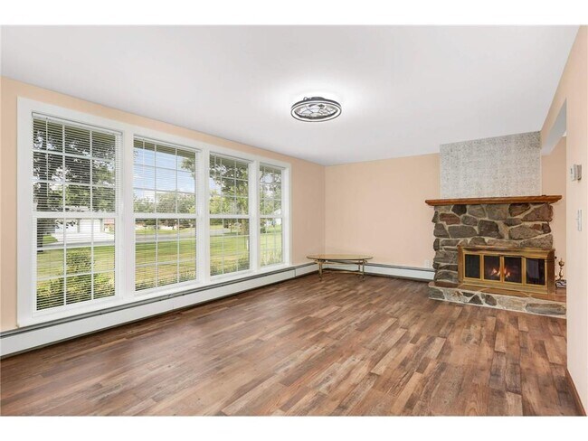 Foto del edificio - 1334 Hillcrest Dr NE