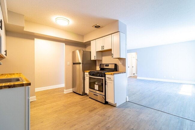 Interior Photo - Shady Cove Apartments